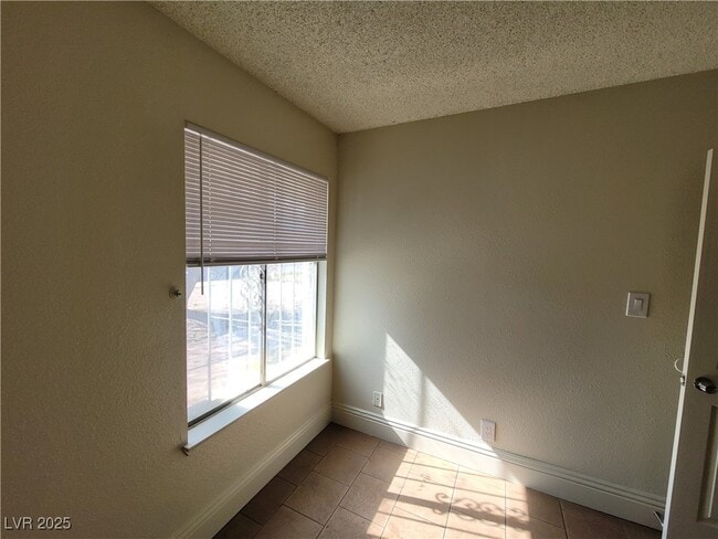 Building Photo - 3908 Montebello Ave