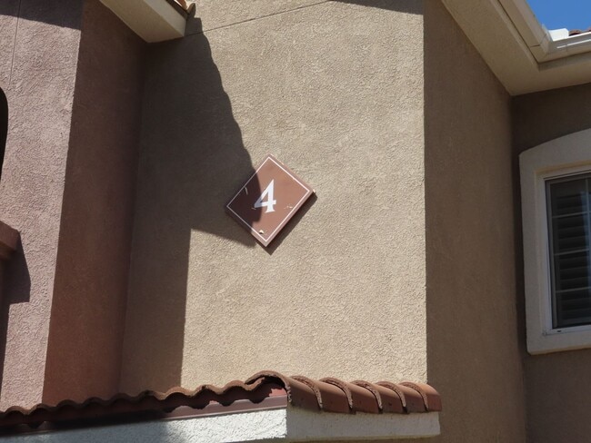 Building Photo - 41410 Juniper St