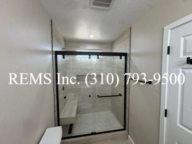 Building Photo - Remodeled Hersperia Front House with Laund...