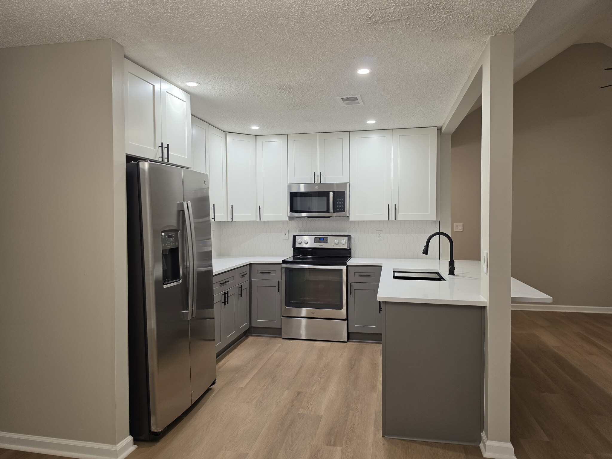 Building Photo - 140 Halo Trce