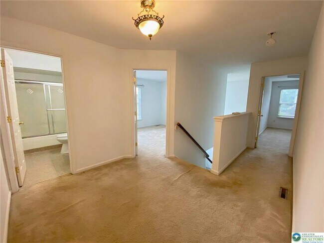 Building Photo - 2150 Rolling Meadow Dr