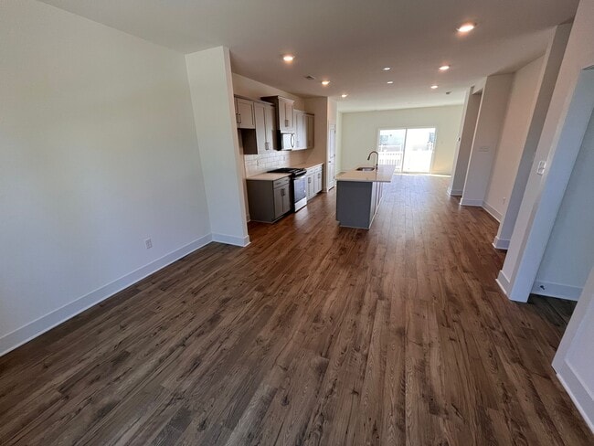 Building Photo - 15325 Sunray Aly