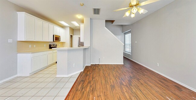 Building Photo - 107 N Camellia Grove Cir