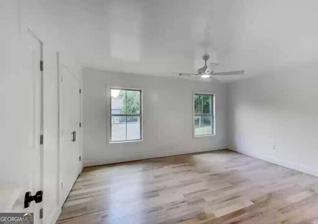Building Photo - 253 Lamon Ave SE