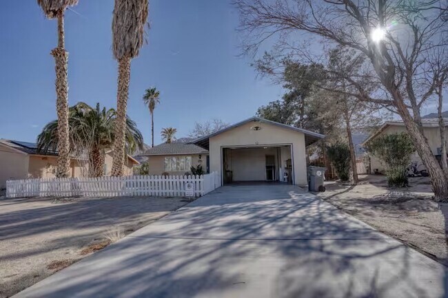 Primary Photo - 72659 Aspen Dr