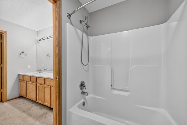 Building Photo - 1110 Rose Dr