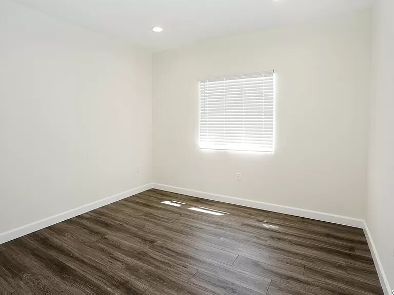 Building Photo - 7523 Milwood Ave