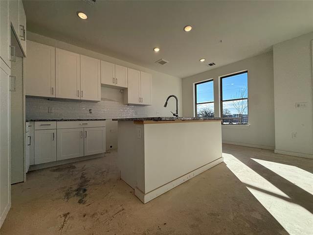 Building Photo - 3124 Bennett Dr