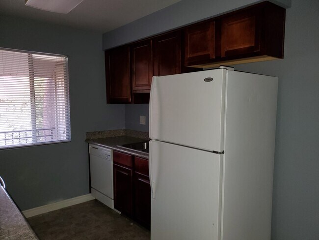 Building Photo - 5060 Indian River Dr