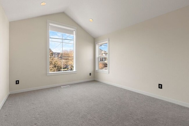 Building Photo - 4090 NE 6th Ave