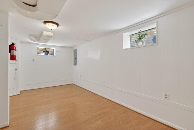 Building Photo - 624 22nd St S