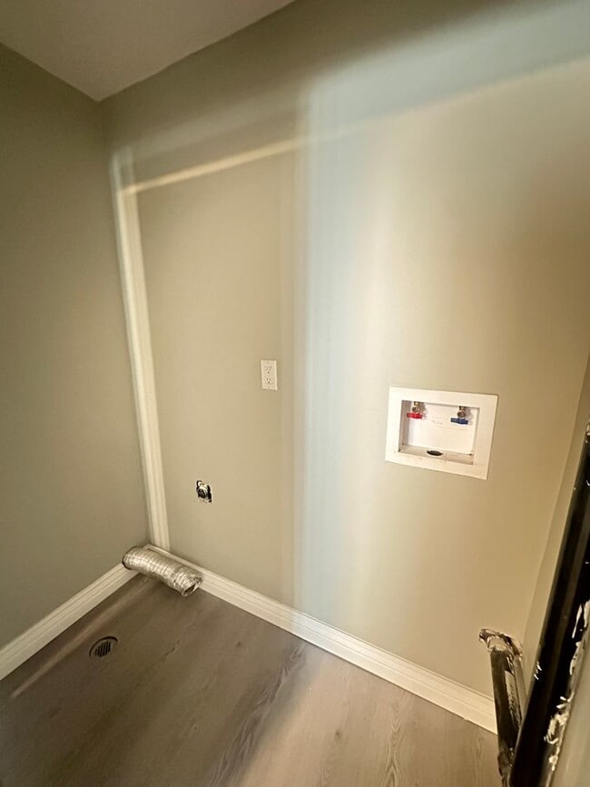 Building Photo - 1416 Harris Ave