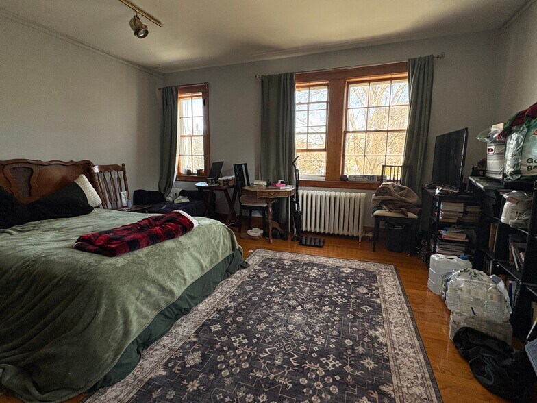 Building Photo - 1446 Cambridge St