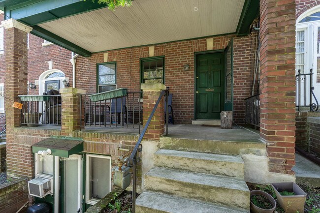 Building Photo - 3204 Porter St NW