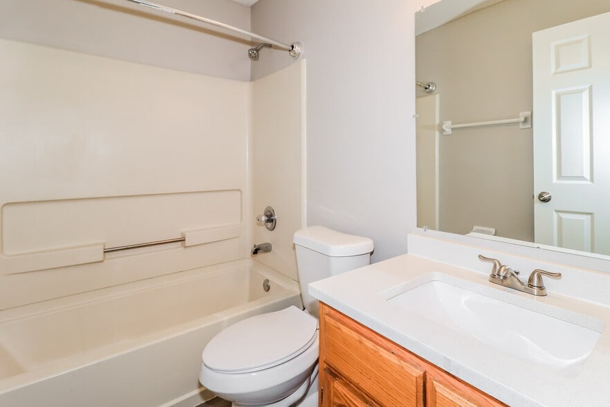 Building Photo - 10000 Houston Birch Dr