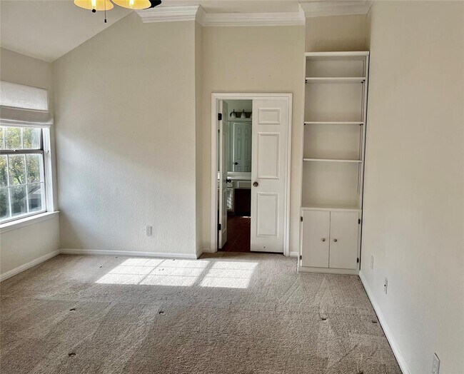 Building Photo - 16909 Dorman Dr