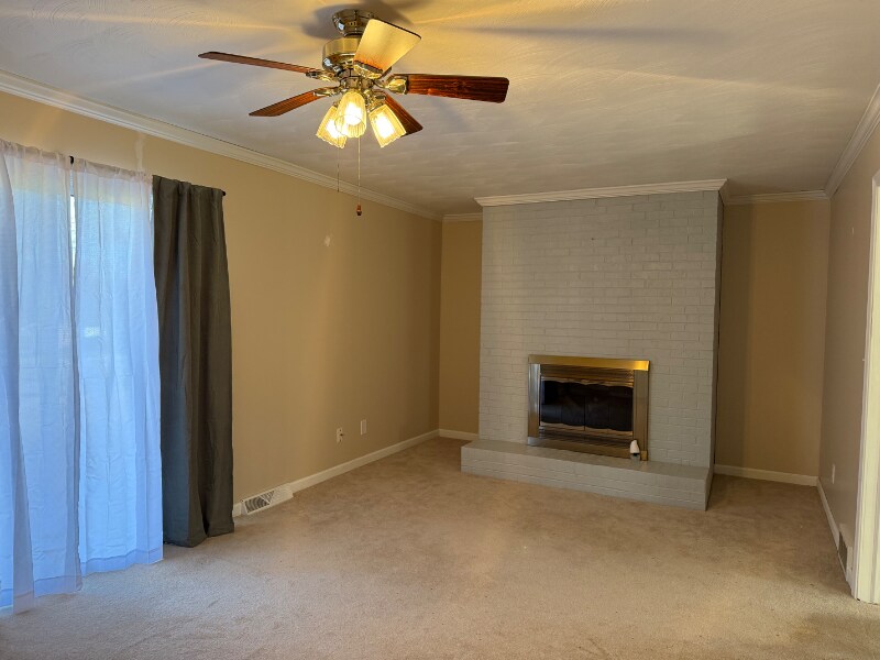 Building Photo - 825 Reynolds Rd