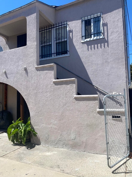 Primary Photo - 6165 Lewis Ave