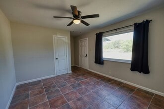 Building Photo - 250 Arapahoe Dr