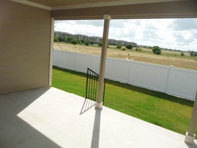 Building Photo - 18409 Bandelier Dr