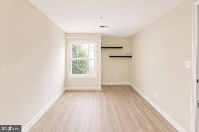 Building Photo - 18501 Fairlight Dr