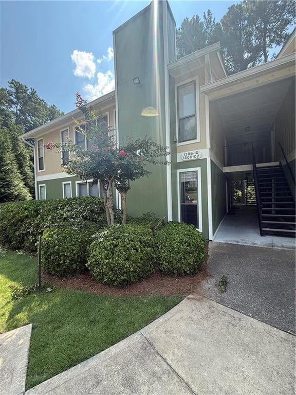 Building Photo - 1300 Branch Drive