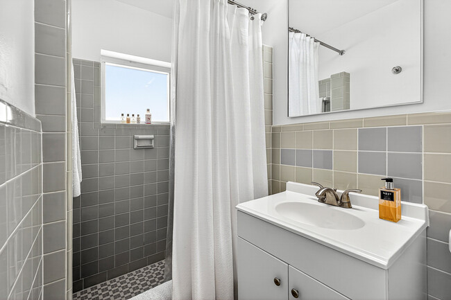 Building Photo - 3511 Washington Rd