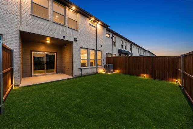 Building Photo - 8816 Enclave Wy