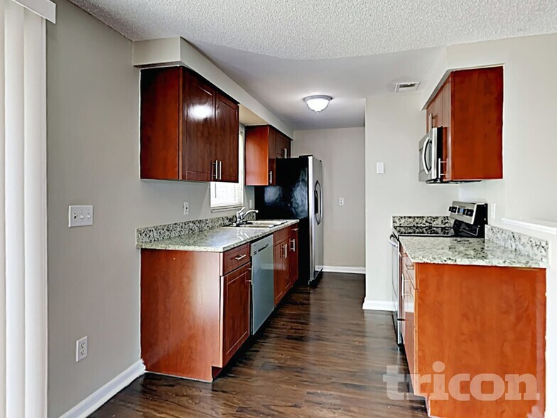 Building Photo - 8508 Woodhurst Dr