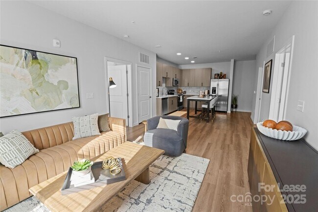 Building Photo - 2546 Perimeter Pointe Pkwy