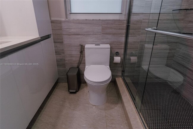 Building Photo - 4017 N Cypress Dr