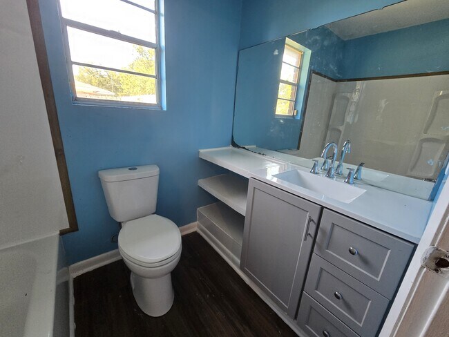 Building Photo - 408 S Orange Edwards Blvd