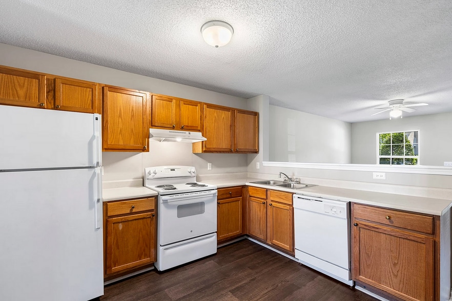 Building Photo - Autumn Park