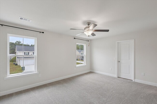 Building Photo - $500 RENT CREDIT | AVAILABLE NOW! (Small Pets Only)