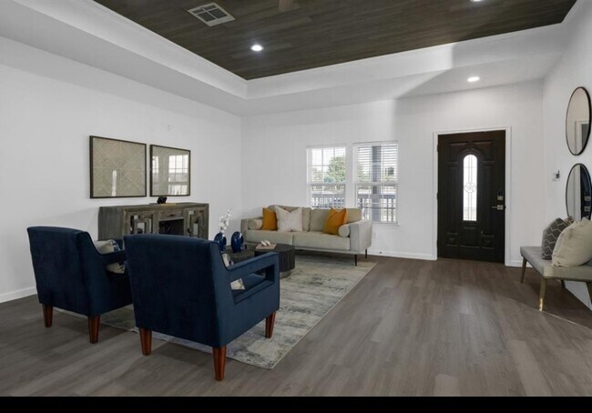 Building Photo - 304 Milby St