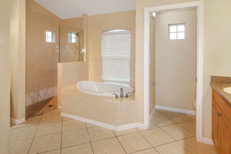 Building Photo - 3265 W Price Blvd