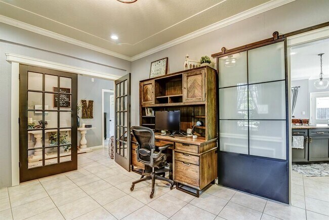 Building Photo - 2409 Daytona Ct