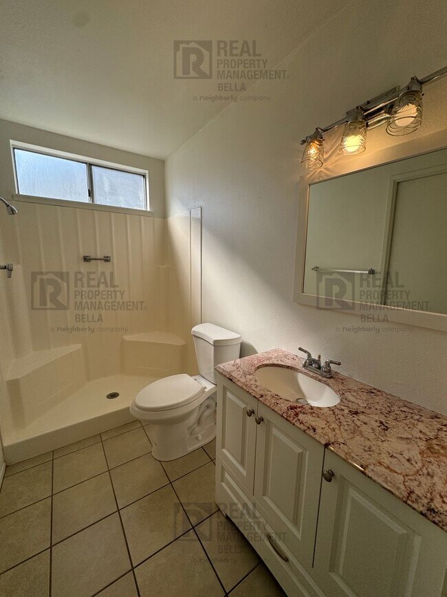 Building Photo - 55+ Community Gem: Open Floor Plan, Large ...