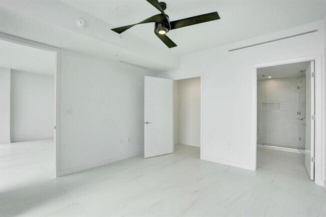 Building Photo - 900 N Ocean Blvd