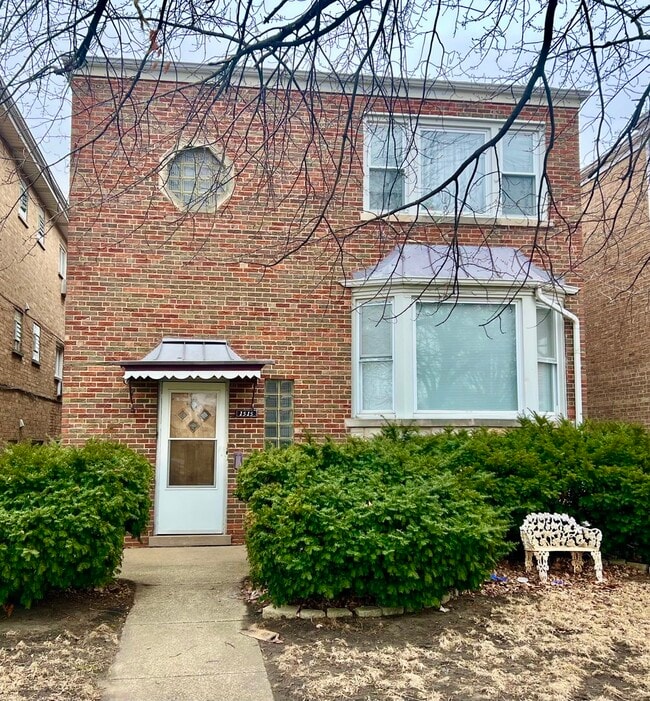 Building Photo - 1515 Maple Ave