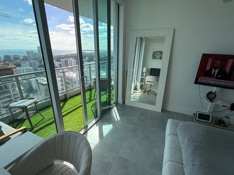 Building Photo - 92 SW 3rd St