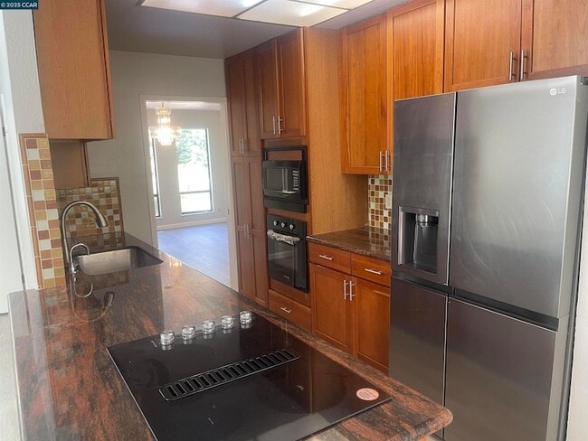 Building Photo - 971 Livorna Rd