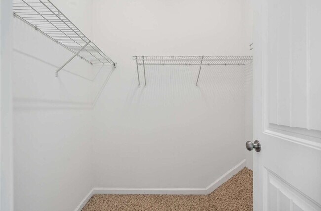 Building Photo - Spacious 3-Bedroom/3.5 Bathroom End-Unit T...