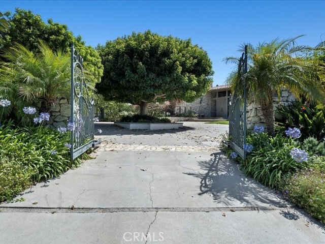 Building Photo - 709 Paseo Del Mar