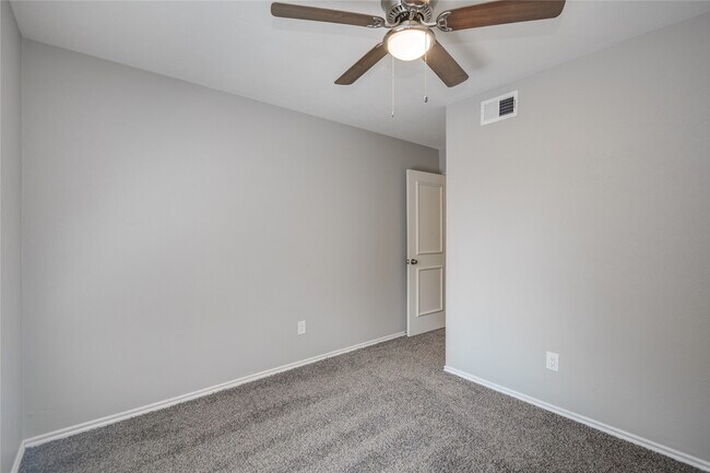 Building Photo - 20403 White Poplar Dr