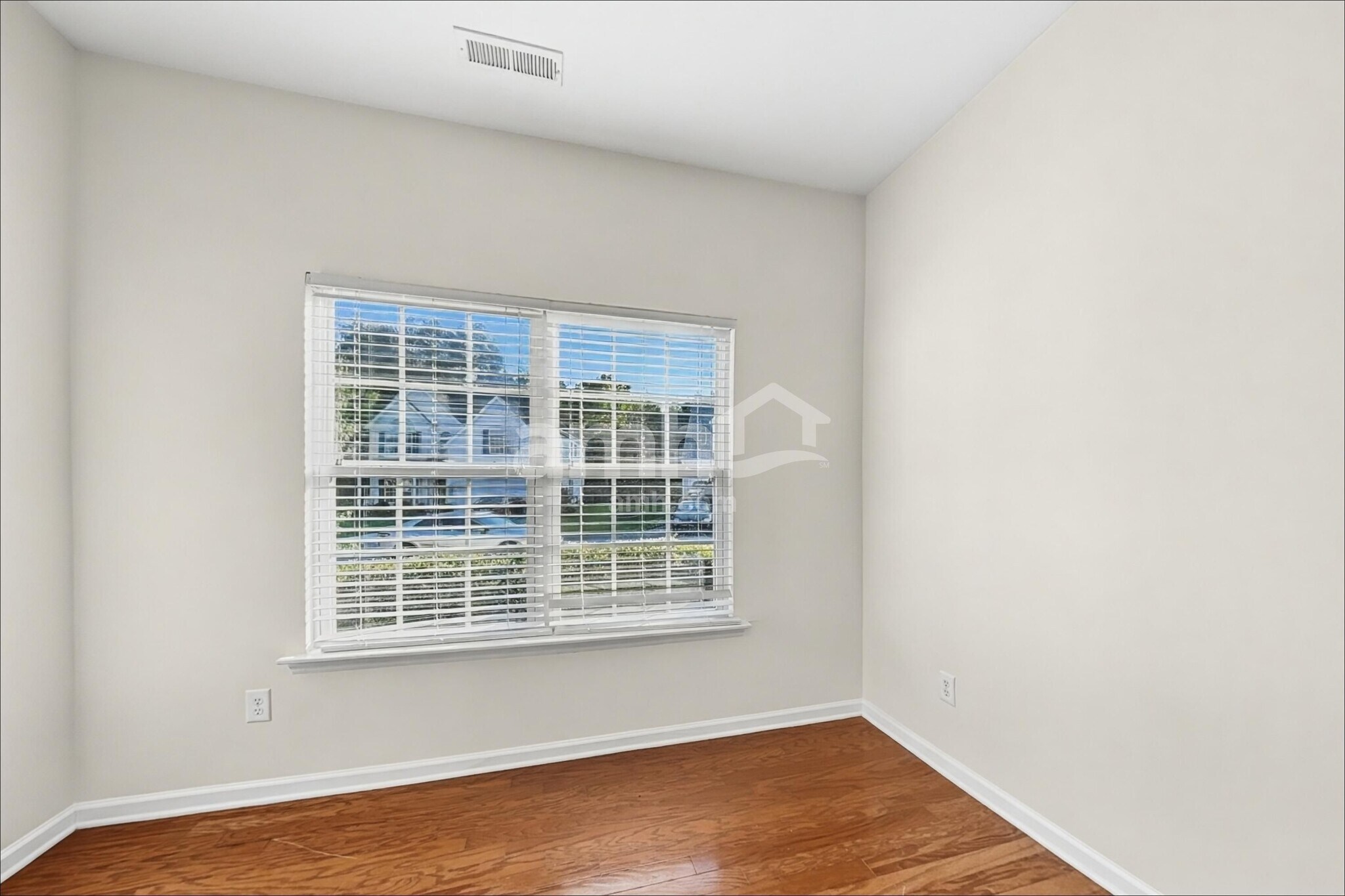 Building Photo - 1010 Golden Crest Dr