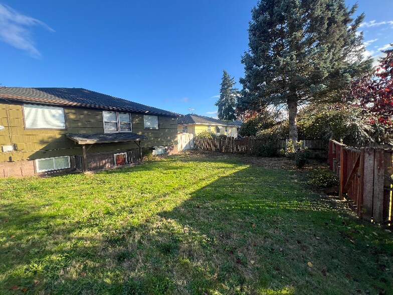 Primary Photo - 2344 N Winnifred St