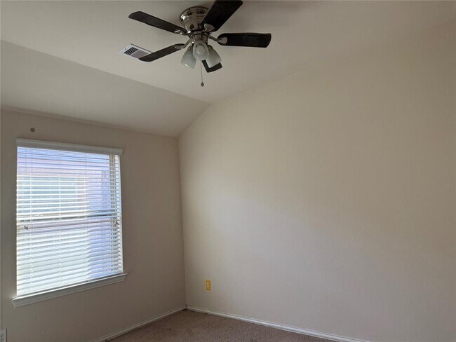 Building Photo - 235 Stoneroller Dr