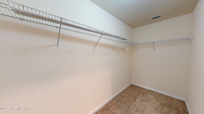 Building Photo - 8118 Meadow Walk Ln