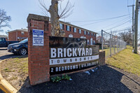 Building Photo - Brickyard 60th